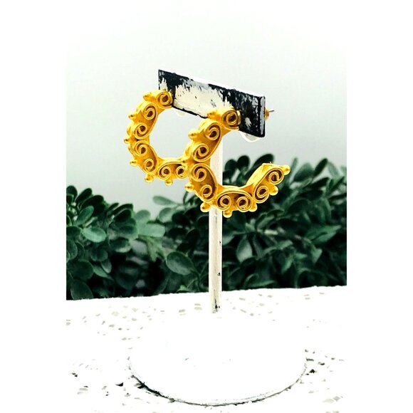 Vintage Gold-Tone Swirl Hoop Earrings - Picture 2 of 6